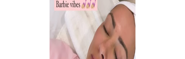 elegant peels beauty, radiant, experiencing a peel session, photorealistic, at a high-end beauty salon with plush furnishings, highly detailed, ambient music playing, bokeh effect, luxurious gold and beige palette, evening candlelight ambiance, shot with a 100mm lens.